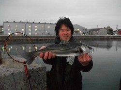 好調ハネ♪　底撒きしっかり＆誘いで好釣果！