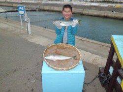 マリーナシティ海洋釣り堀　ハマチとったど～!