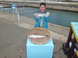 マリーナシティ海洋釣り堀　ハマチとったど～…