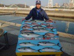 マリーナ海洋釣り堀、青物7匹！マダイ10匹♪