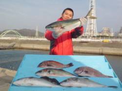 メジロ・マダイ・ハマチ釣れました♪ in …