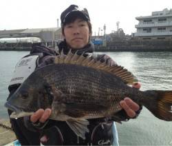 淀川河口 フカセでチヌ～52㎝5匹！