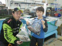 串本和深の地磯、親子でヤエン釣り、アオリGET♪