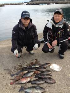 八丈でのフカセ釣り、40cmオーバーのグレ…