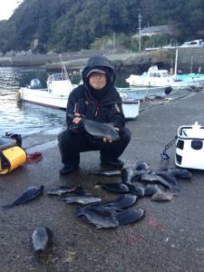 白崎でフカセ釣り、良型グレも釣れました！！…