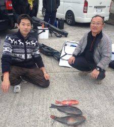 シオフキ、良型グレにメンドリ、イガミなど上がりました♪