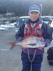 グレ大漁です☆良型の真鯛も上がりました！