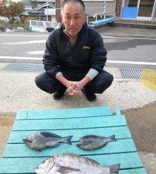 ヒラバエでオキアミフカセ、年無しでました！