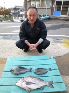 ヒラバエでオキアミフカセ、年無しでました！…