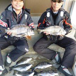 湯浅の磯でのフカセ・二人で良型チヌ含む7枚の釣果！
