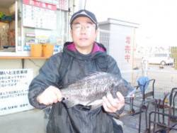 三度目の正直で良型チヌ★マリーナシティ釣り…