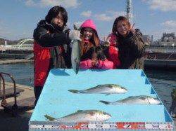 釣り堀でハマチの引きを楽しめます！