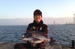 大阪南港、フカセで良いサイズのチヌＧＥＴ！…