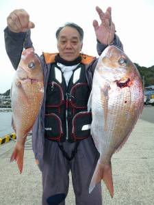 沖一文字でマダイ！ ナイスサイズです☆