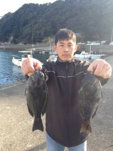 双子の親でフカセ釣り、36cmまでのグレＧ…