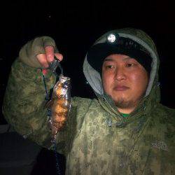 渋い状況の中、メバル17cmを釣り上げました！