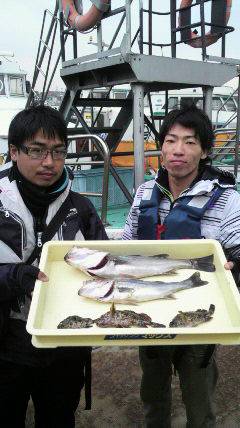 沖一文字スリットでウキ釣り、ハネとガシラの…