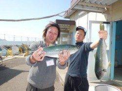 マリーナ海洋釣り堀、ハマチ3尾・タイ1尾！！