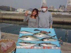 ファミリーでグループで 釣り堀の季節☆マリーナシティ海洋釣り堀