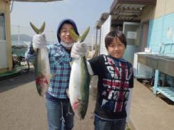 マリーナシティ海洋釣り堀、ハマチＧＥＴでち…