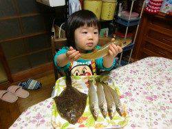 佐野 投げ釣りでキス２０～２７センチ５匹！