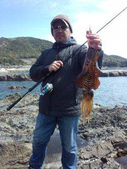 すさみエリア地磯でエギング、昼前にアオリGET！