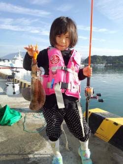 磯間港でファミリーエギング☆アオリ800g…