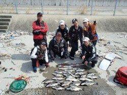 大阪南港 渡船利用のフカセ釣りでチヌ7匹