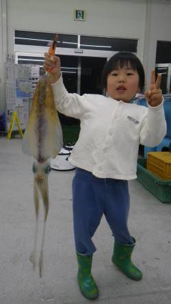 すさみ ヤエンでアオリイカ〜1.355g3…