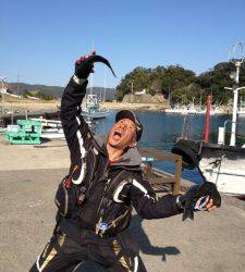 アシカでは良い潮が入りグレも良く釣れました☆