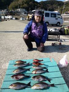 神谷一文字 カゴ釣りでイサギ・メバル・ガシ…