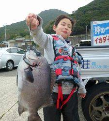 神谷沖一文字内向きでお子様がイシダイGET！