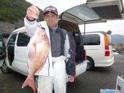 神谷一文字 カゴ釣りでマダイ40cm