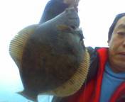 吹上浜 満潮時に投げ釣りでカレイ34cm