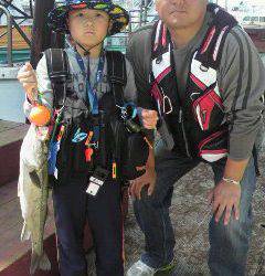 今日のハネ釣りはお子さん達の釣果が目立ちました♪