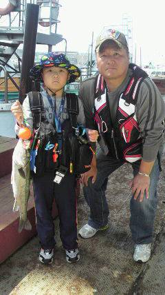 今日のハネ釣りはお子さん達の釣果が目立ちま…