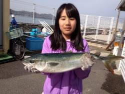 マリーナシティ海洋釣り堀、ファミリーもお子…