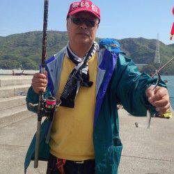 マリーナシティ海釣り公園 サビキでイワシ楽しめます☆