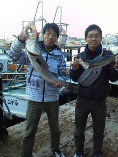 沖の北でシーバス、75cmのスズキＧＥＴ！…