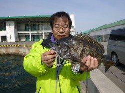 兵突RT、フカセでチヌ出ました。