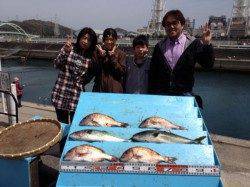 マリーナシティ海洋釣り堀、ファミリーもお子さんもハマチＧＥＴ！