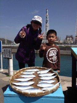 沢山釣れてブイ！ファミリーさびき釣り