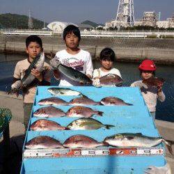 マリーナシティ海洋釣り堀 シマアジ・青物・マダイで満足釣果