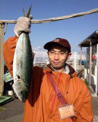 マリーナシティ海洋釣り堀、青物モリモリ釣れています!