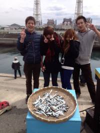 マリーナシティ海釣り公園、今日もサビキでイワシは大漁でした♪