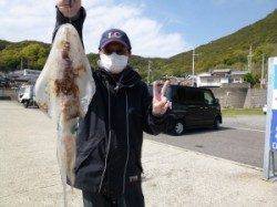 工場裏でのヤエン、連日好釣果が続いております♪