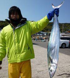 ショアジギングで90cmのサワラやハマチ♪