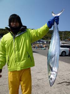 ショアジギングで90cmのサワラやハマチ♪…