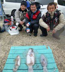 神谷一文字 ヤエンでアオリイカ最大2.3kg