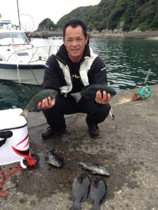 白崎と沖の長島のフカセでグレの釣果☆